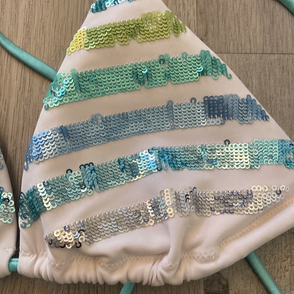 Victoria Secret Bikini Top - Picture 4 of 4